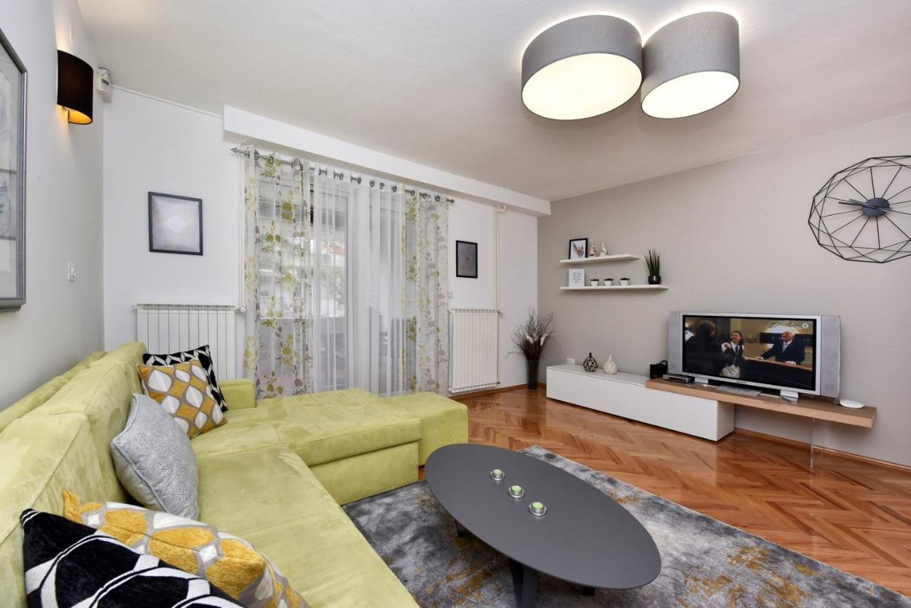 Apartments Lavizatic ポレッチ エクステリア 写真