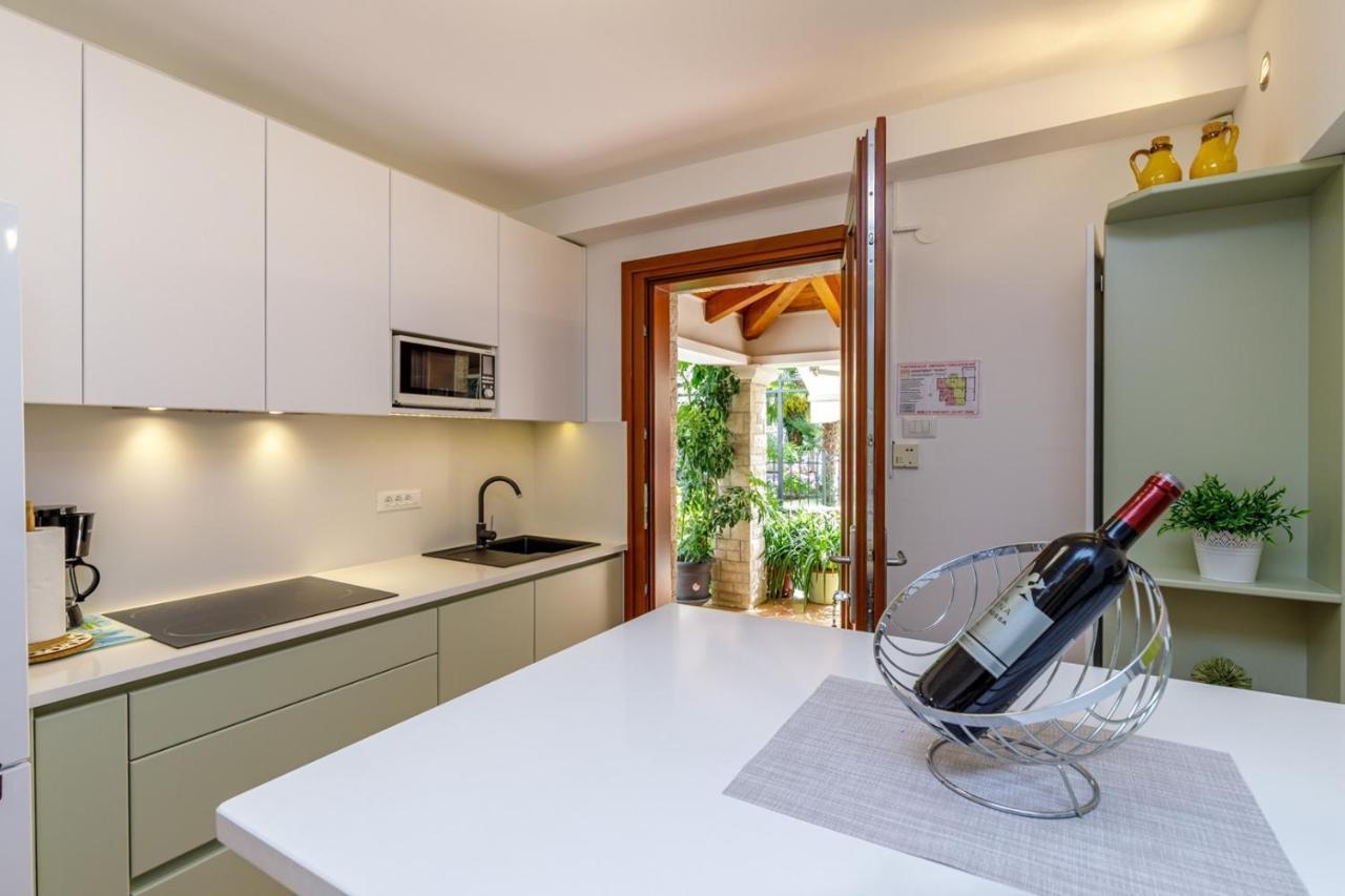 Apartments Lavizatic ポレッチ エクステリア 写真
