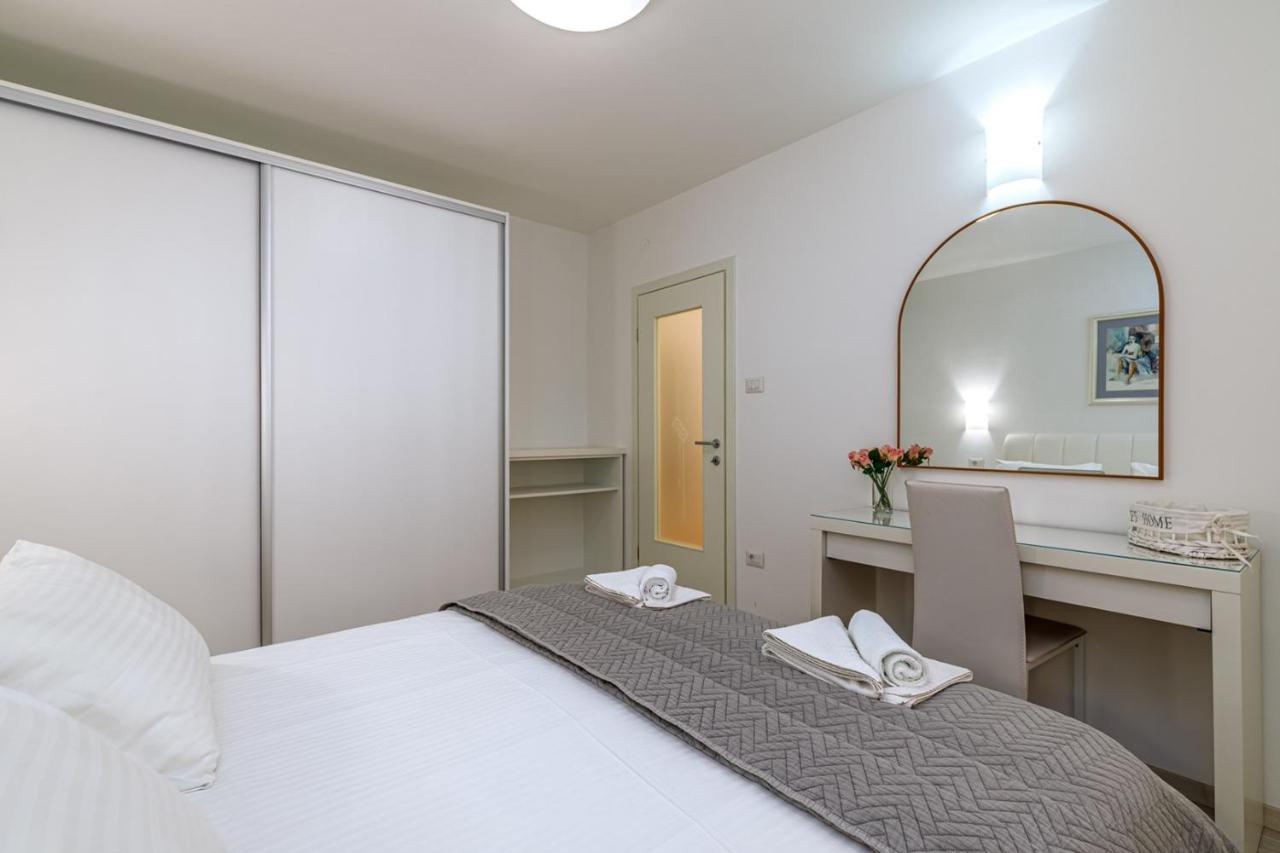 Apartments Lavizatic ポレッチ エクステリア 写真