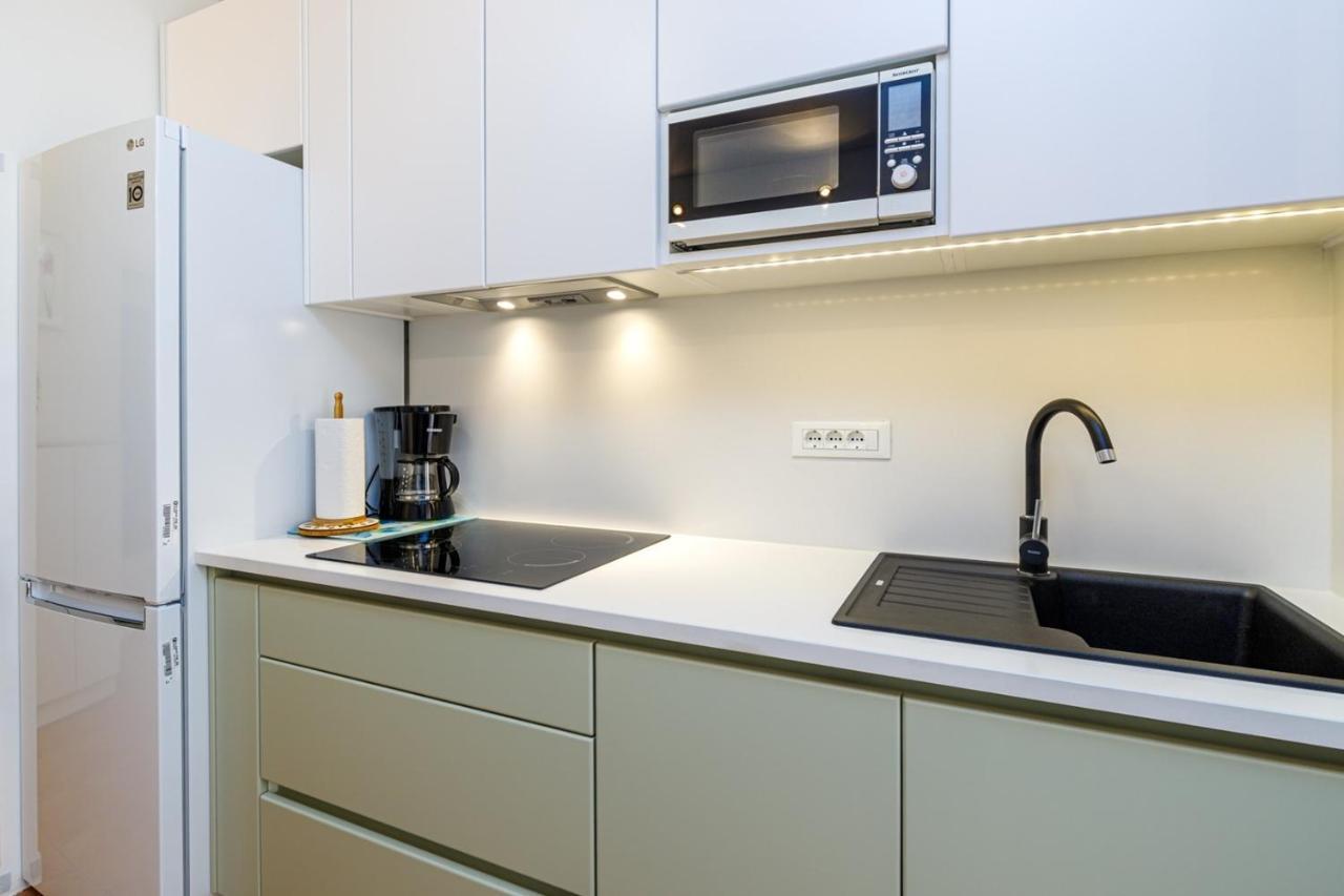 Apartments Lavizatic ポレッチ エクステリア 写真