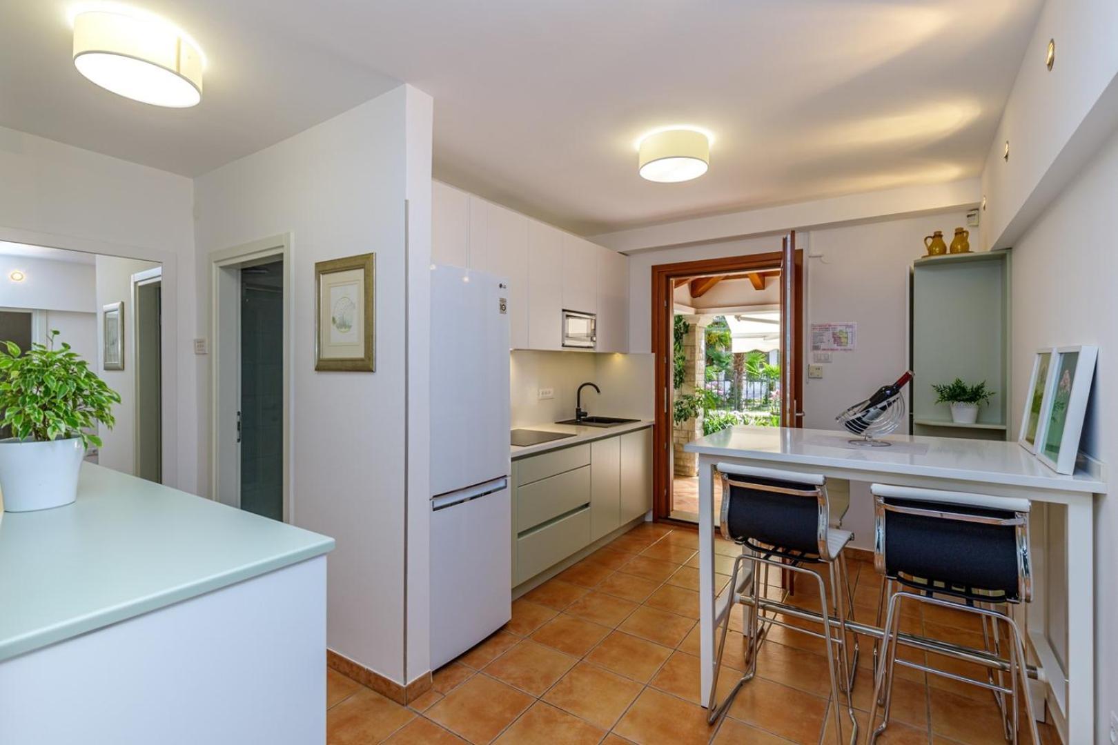 Apartments Lavizatic ポレッチ 部屋 写真