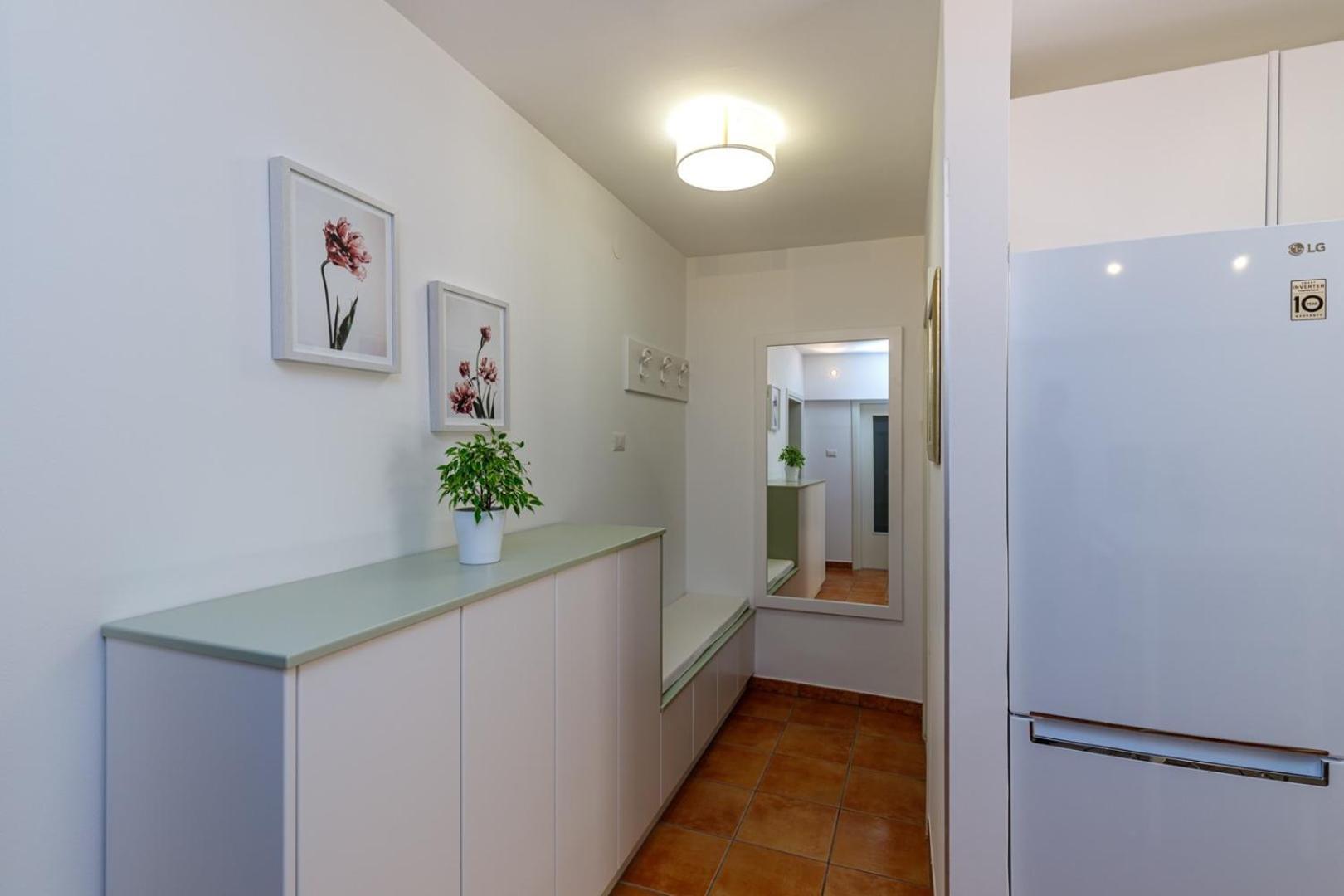 Apartments Lavizatic ポレッチ 部屋 写真